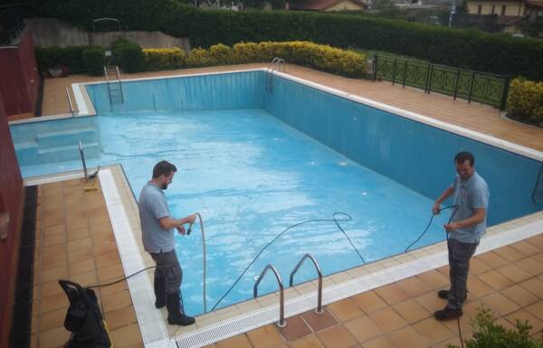 LimpiezaDeVasoDePiscina1