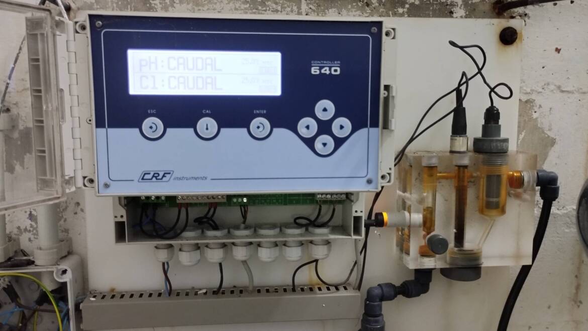 CLORADOR DE PISCINA CON UNA SONDA ROTA